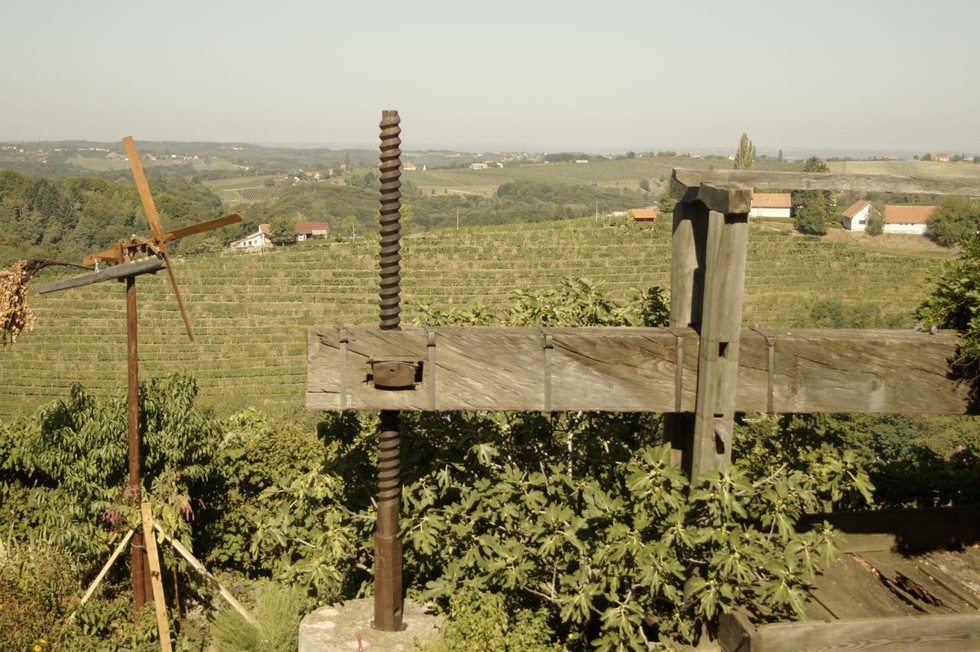blick-aufs-land-zu-den-weinhängen