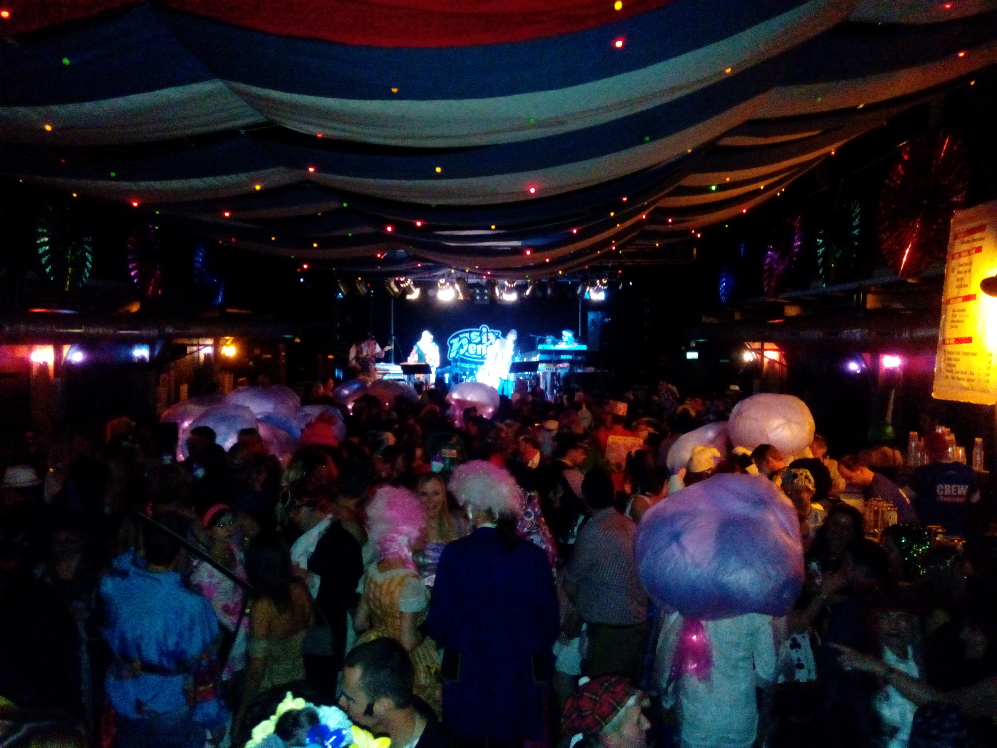 Wie du am Besten den Fasching in Linz feierst – Piratenball – alle Jahre wieder!