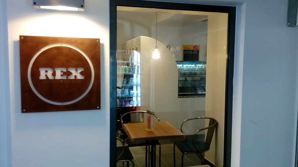 Auf ein DIRNDL mit Essen im REX-Glas – neues Lokal in LINZ:&nbsp;REX